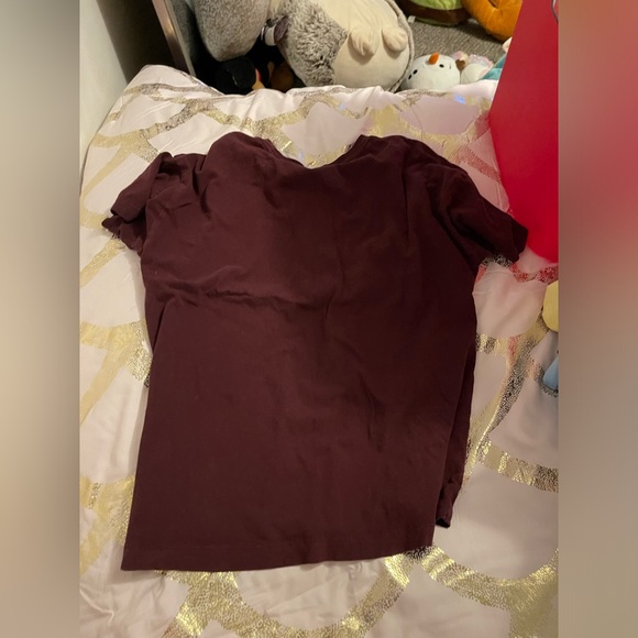 maroon MTV graphic tee - Picture 2 of 2